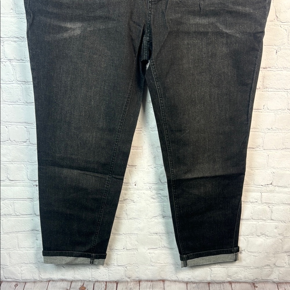 BloomChic Black Skinny Jeans - Picture 4 of 7